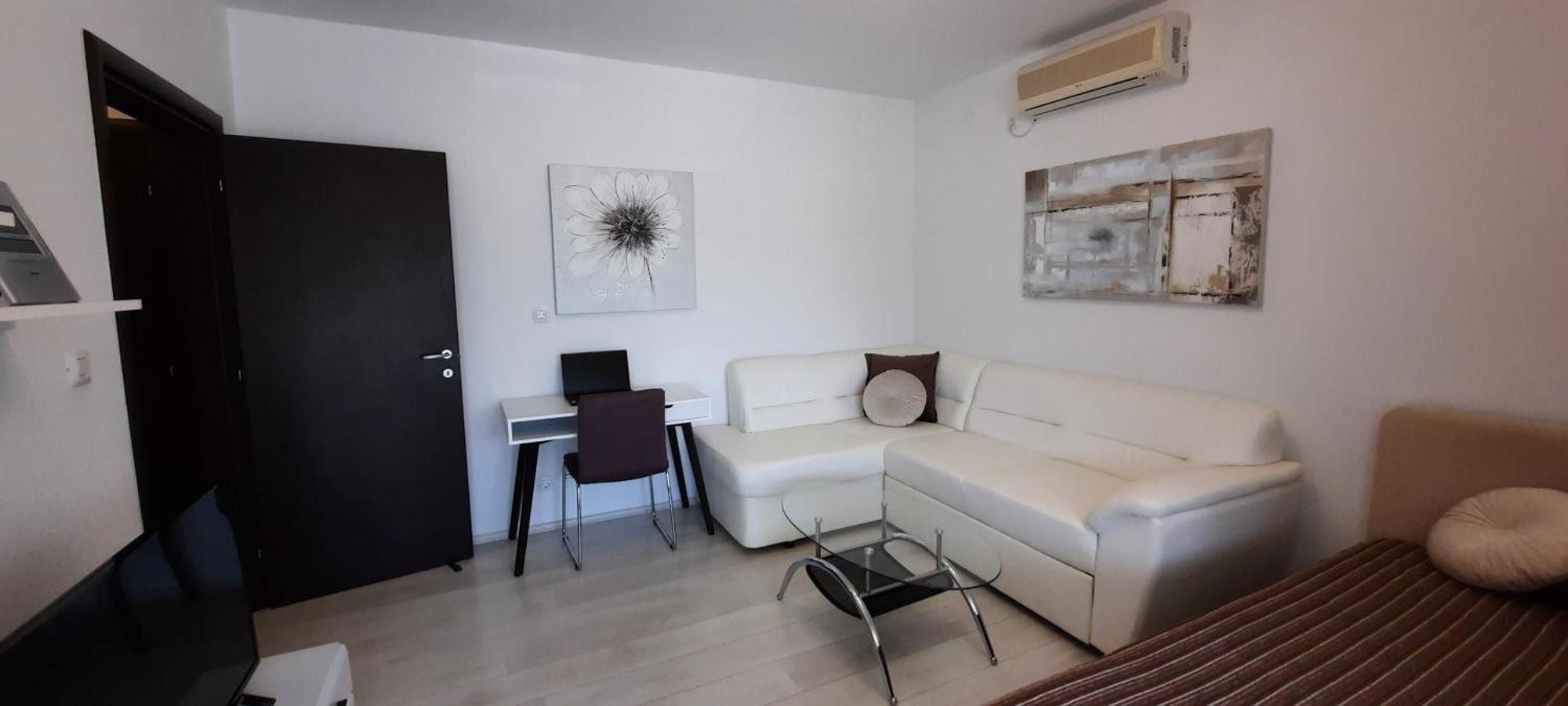 Apartments Myrjam Baška Екстериор снимка