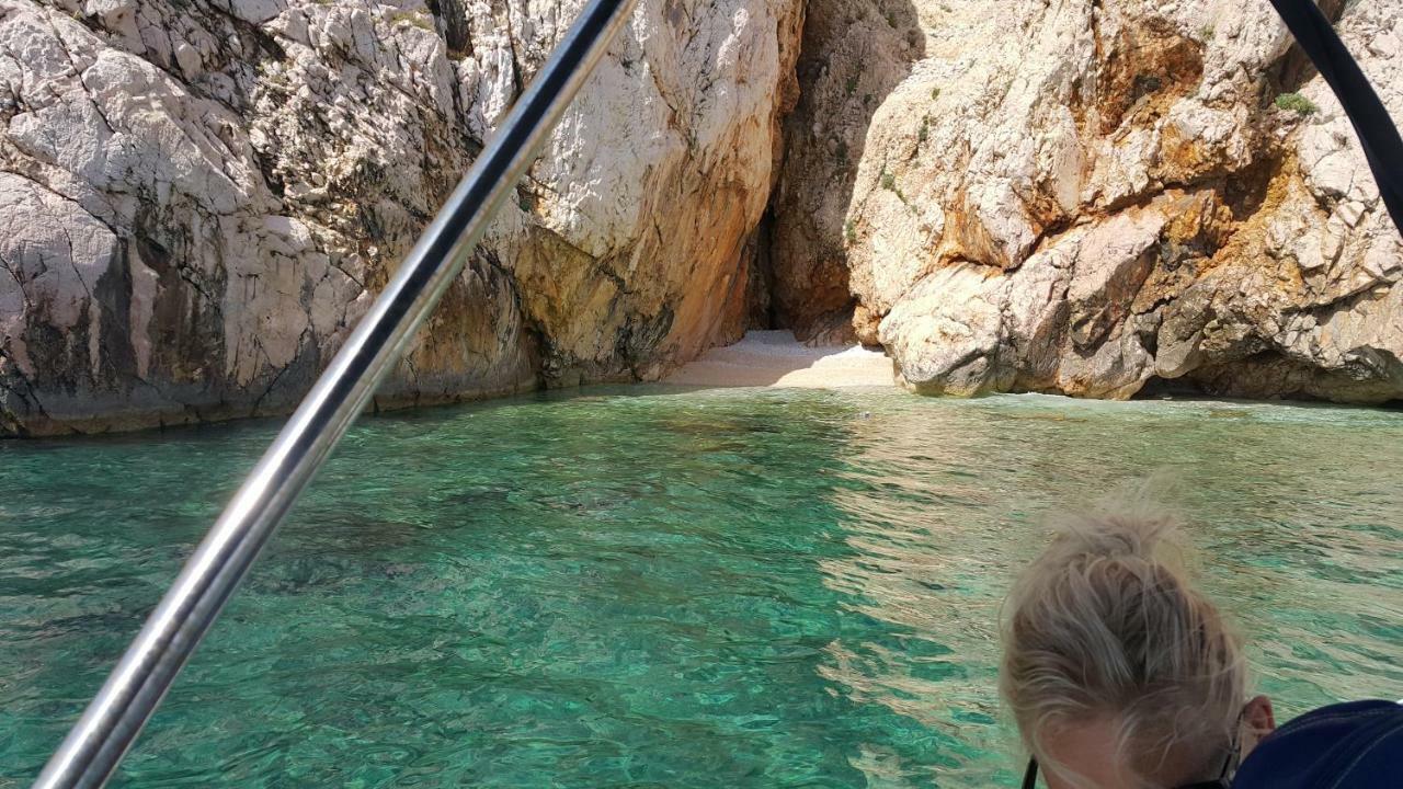 Apartments Myrjam Baška Екстериор снимка